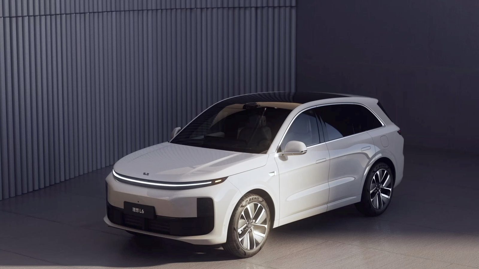 Li Auto L6 2024 — экстерьер, вид спереди 3/4, рынок China