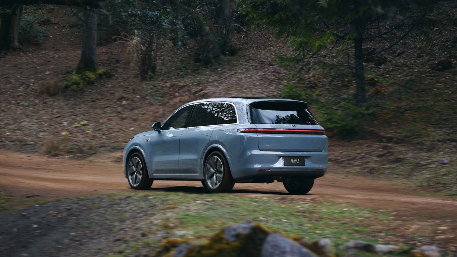 Li Auto L8 2022 — экстерьер, rear motion