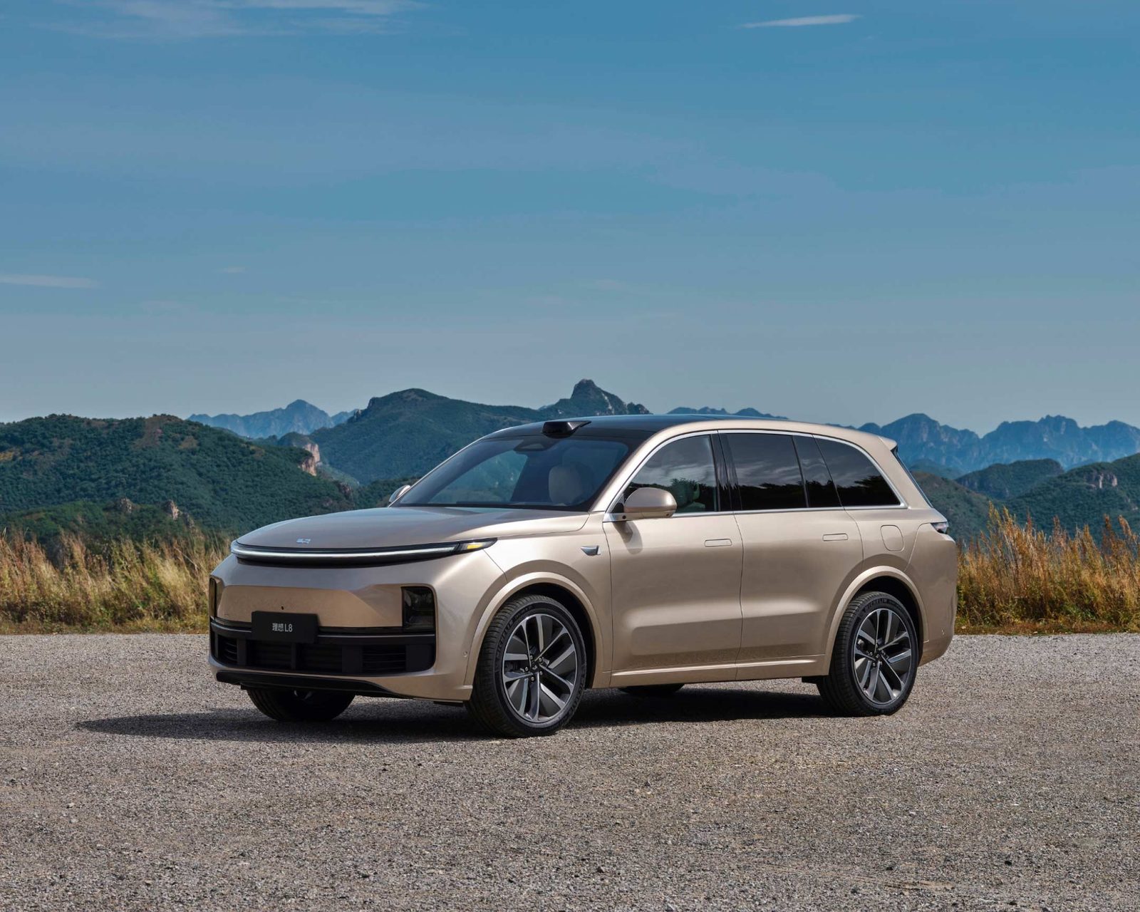 Li Auto L8 2022 — главное фото модели, экстерьер, вид спереди 3/4, рынок internal_mvp