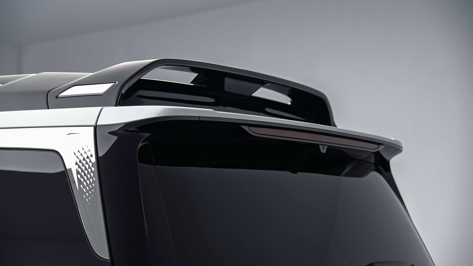 Lorinser Dreamer Shanhe Four-seat High-roof 2026 — экстерьер, high roof rear spoiler detail