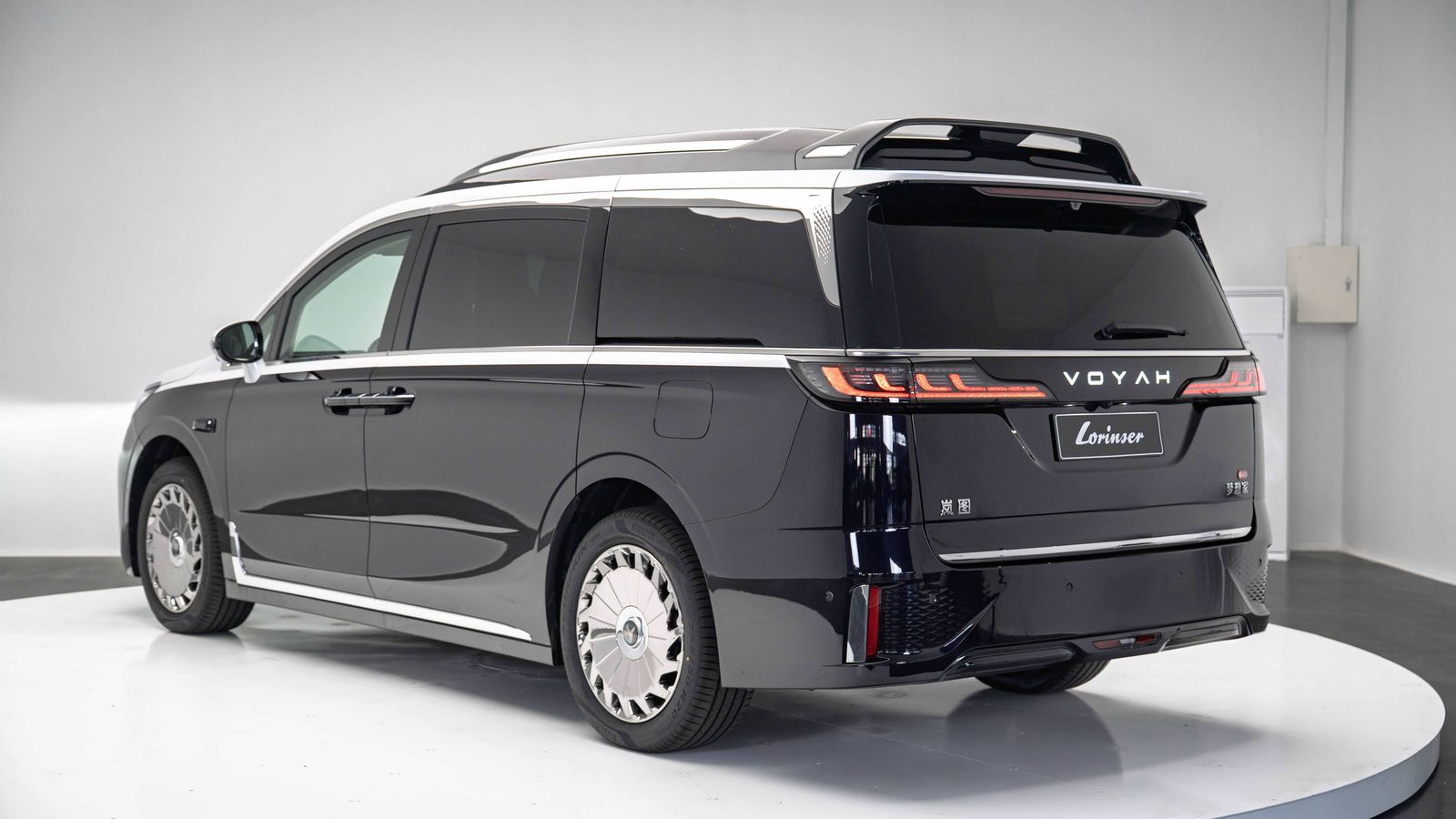 Lorinser Dreamer Shanhe Four-seat High-roof 2026 — экстерьер, вид сзади 3/4