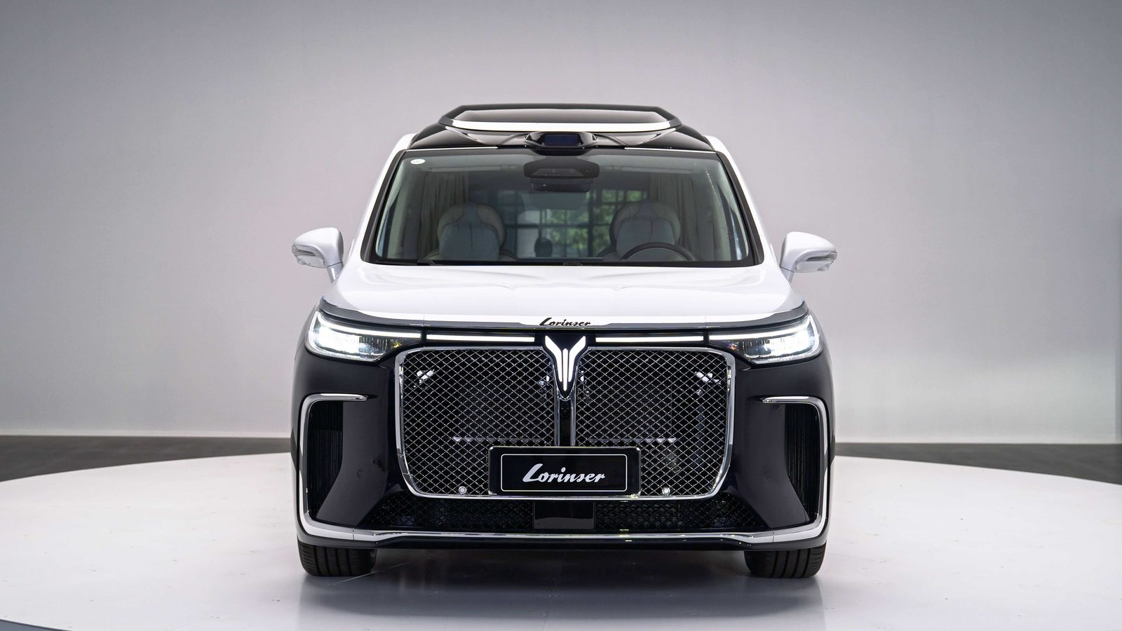 Lorinser Dreamer Shanhe Four-seat High-roof 2026 — экстерьер, вид спереди
