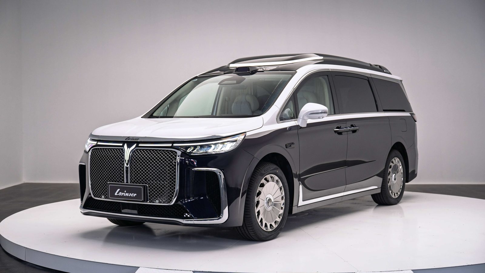 Lorinser Dreamer Shanhe Four-seat High-roof 2026 — главное фото модели, экстерьер, вид спереди 3/4