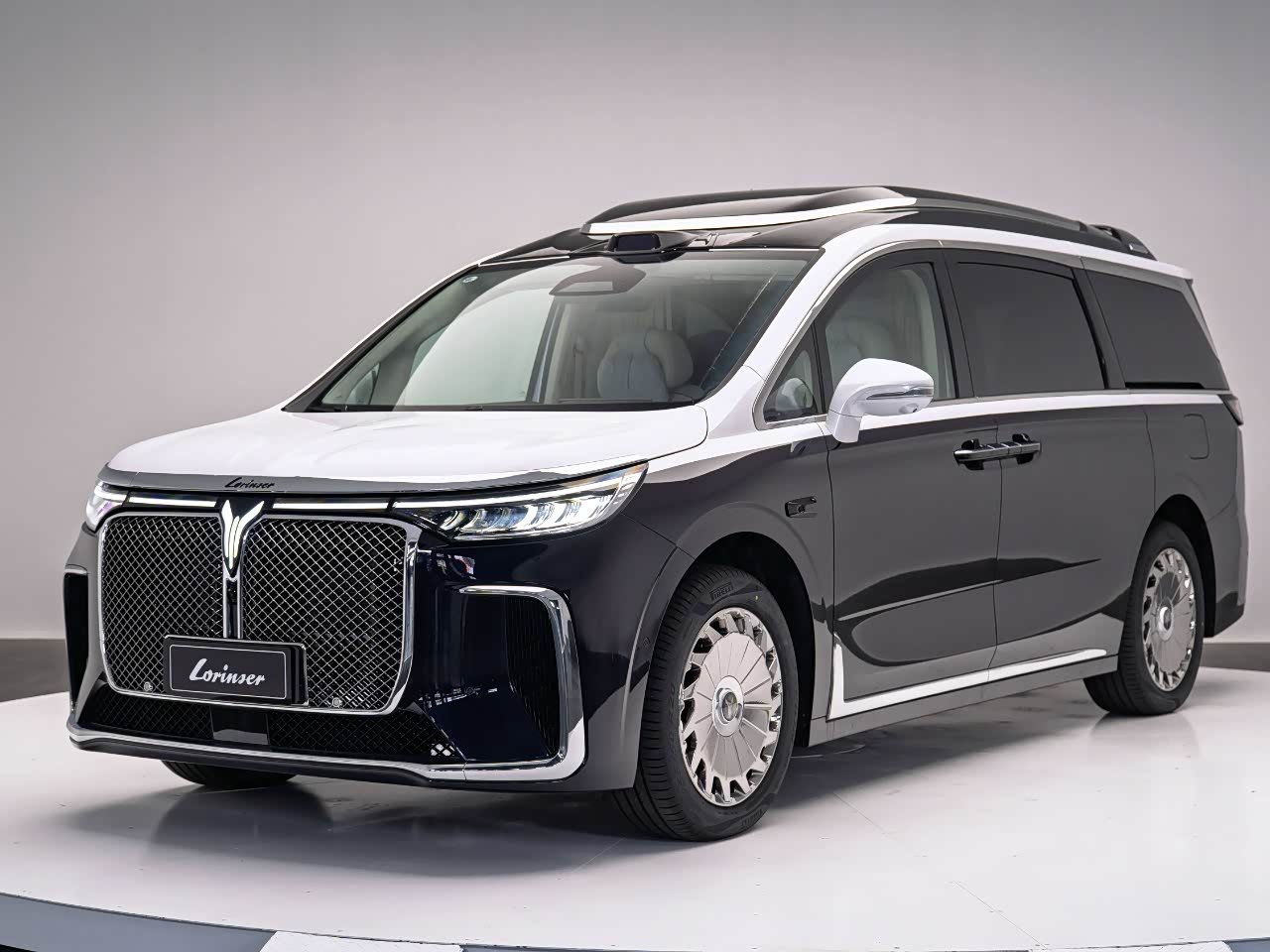 Lorinser Dreamer Shanhe Four-seat High-roof 2026 — экстерьер, front 3q wide