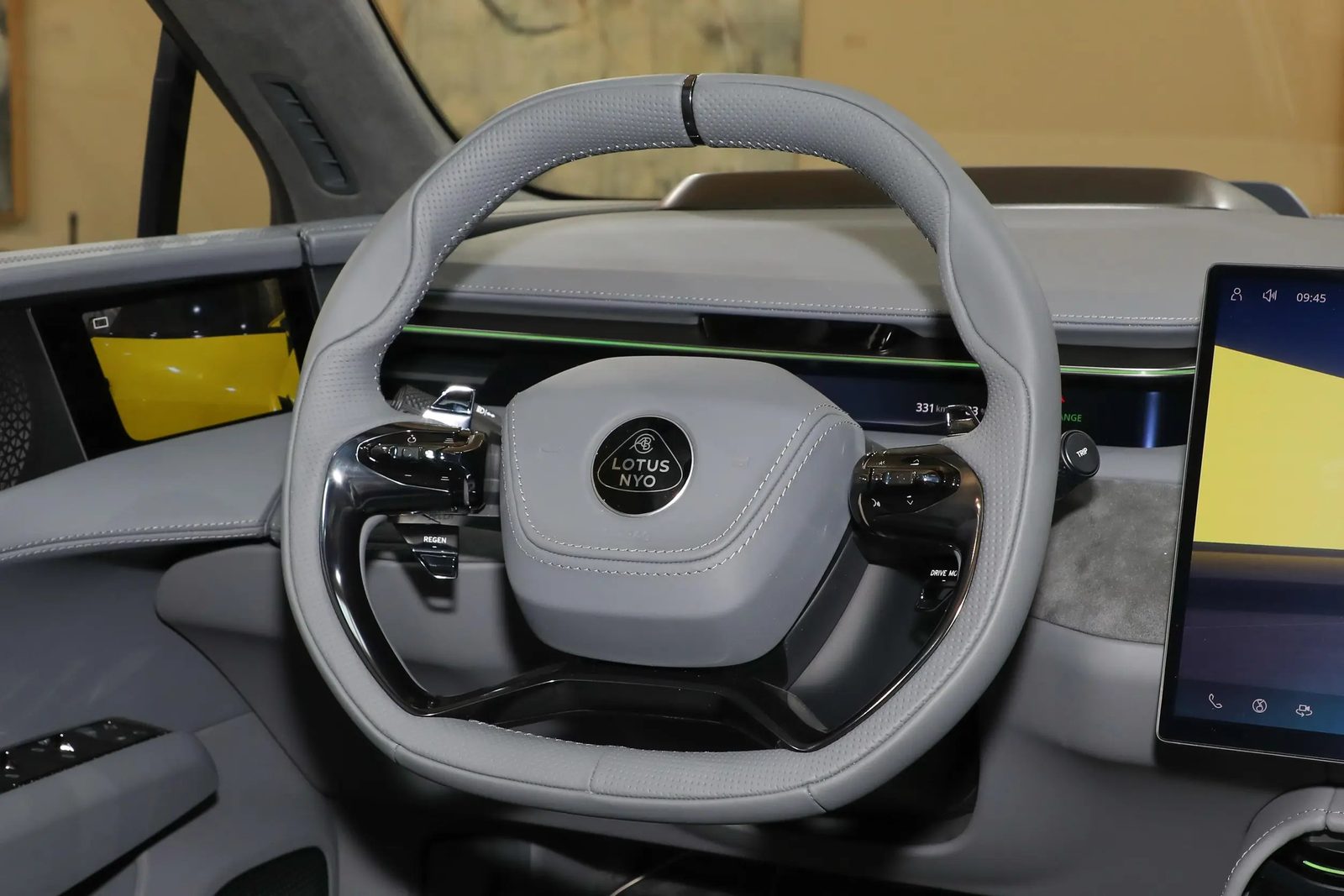 Lotus Emeya 2024 — интерьер, второй ряд сидений, рынок internal_mvp