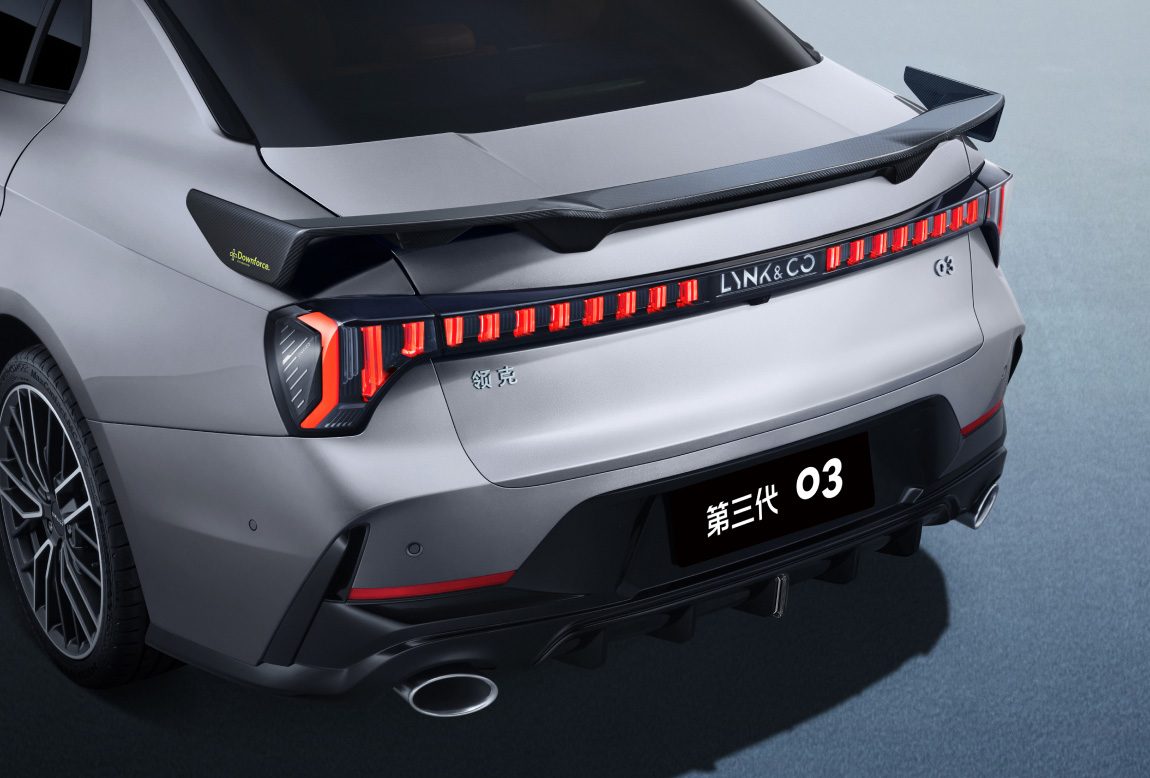 Lynk & Co 03 2025 — экстерьер, вид сзади 3/4, рынок China