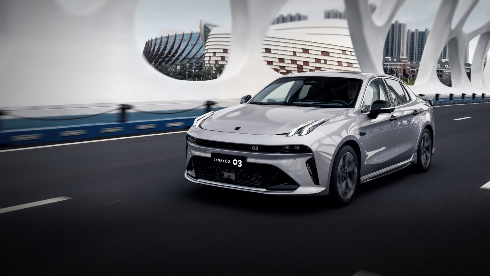 Lynk & Co 03 2025 — экстерьер, road front 3q, рынок China