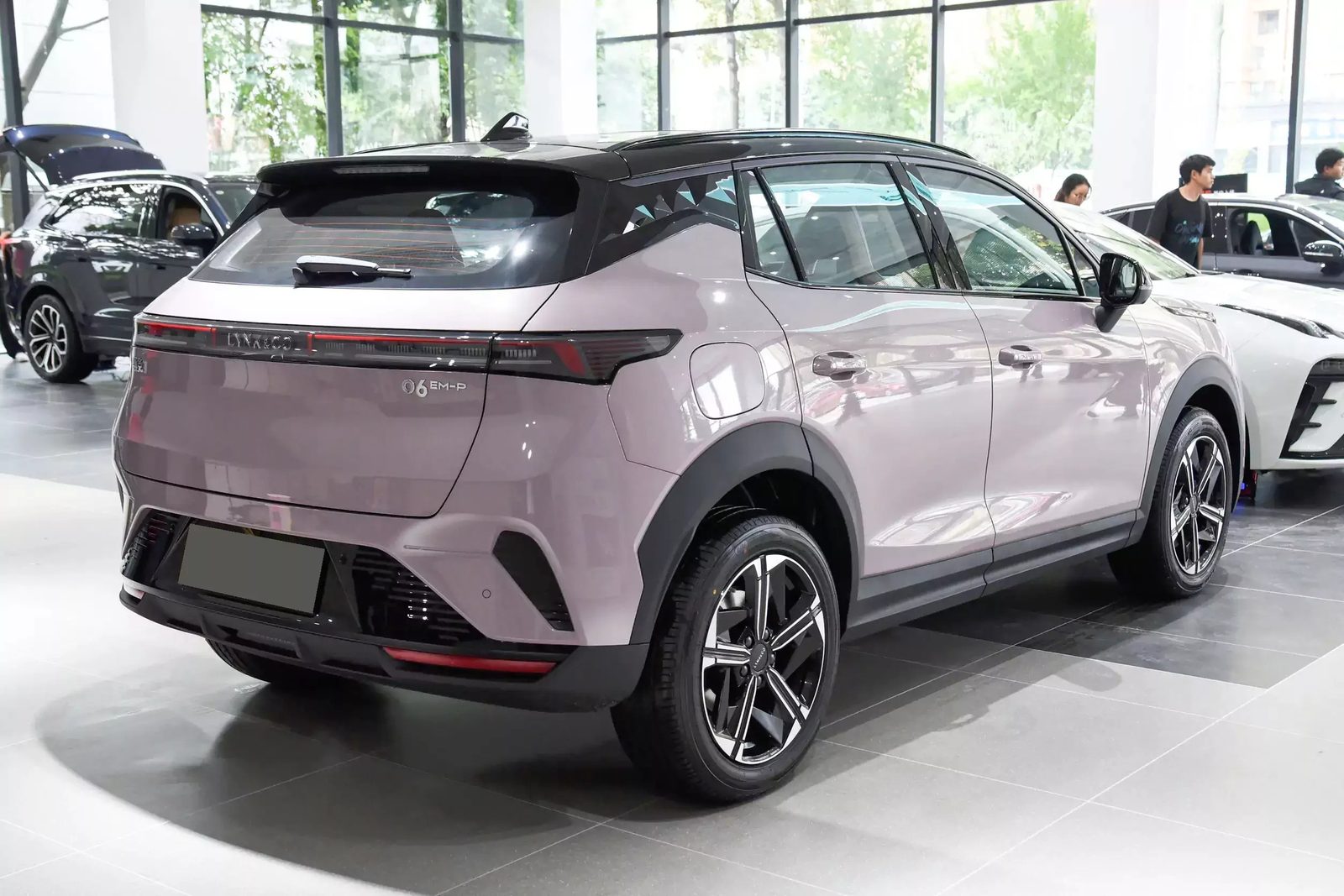 Lynk & Co 06 EM-P 2025 — экстерьер, вид сзади 3/4, рынок China/import