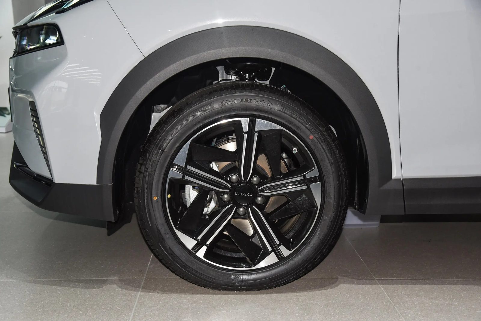 Lynk & Co 06 EM-P 2025 — экстерьер, wheel detail, рынок China/import