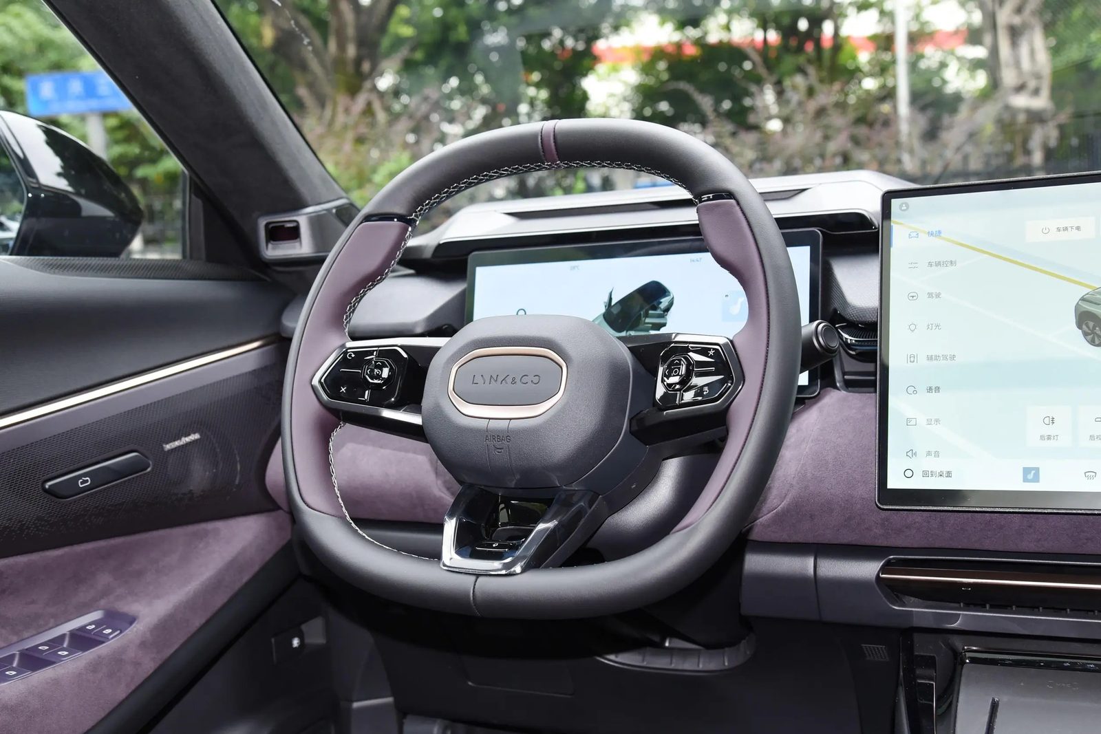 Lynk & Co 08 EM-P 2025 — интерьер, второй ряд сидений, рынок internal_mvp