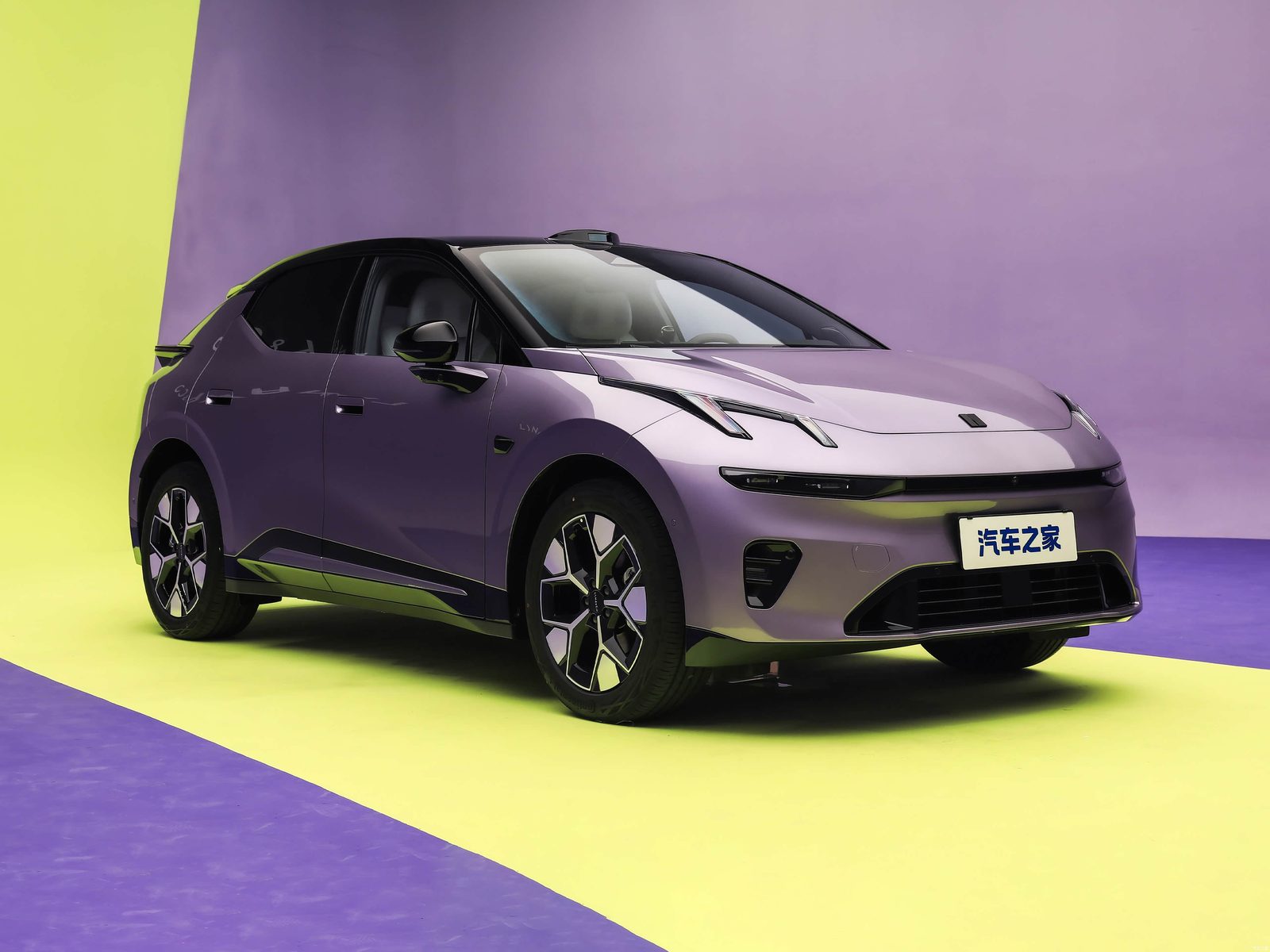 Lynk & Co 20 EV 2026 — экстерьер, front 3q alt, рынок china_reference