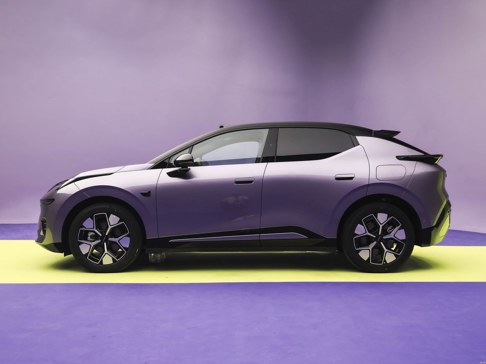 Lynk & Co 20 EV 2026 — экстерьер, вид сбоку, рынок china_reference