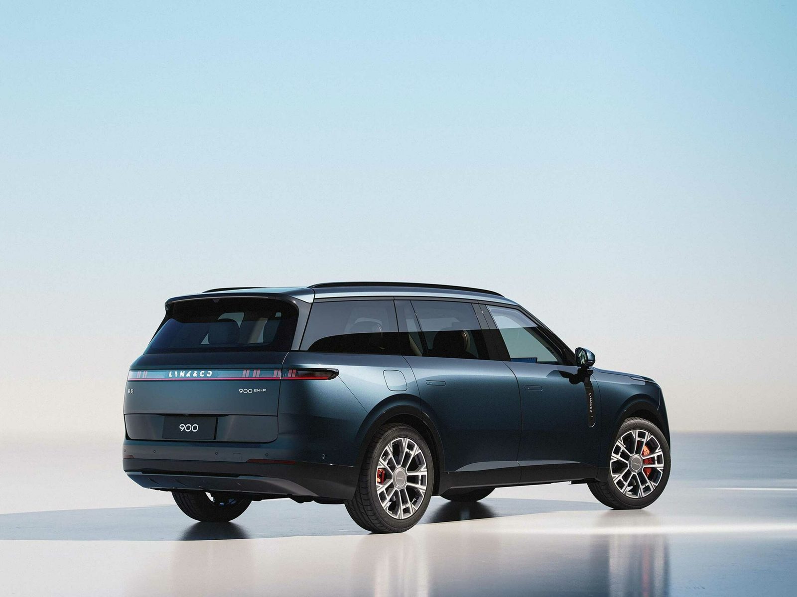 Lynk & Co 900 2025 — экстерьер, вид сбоку, рынок internal_mvp