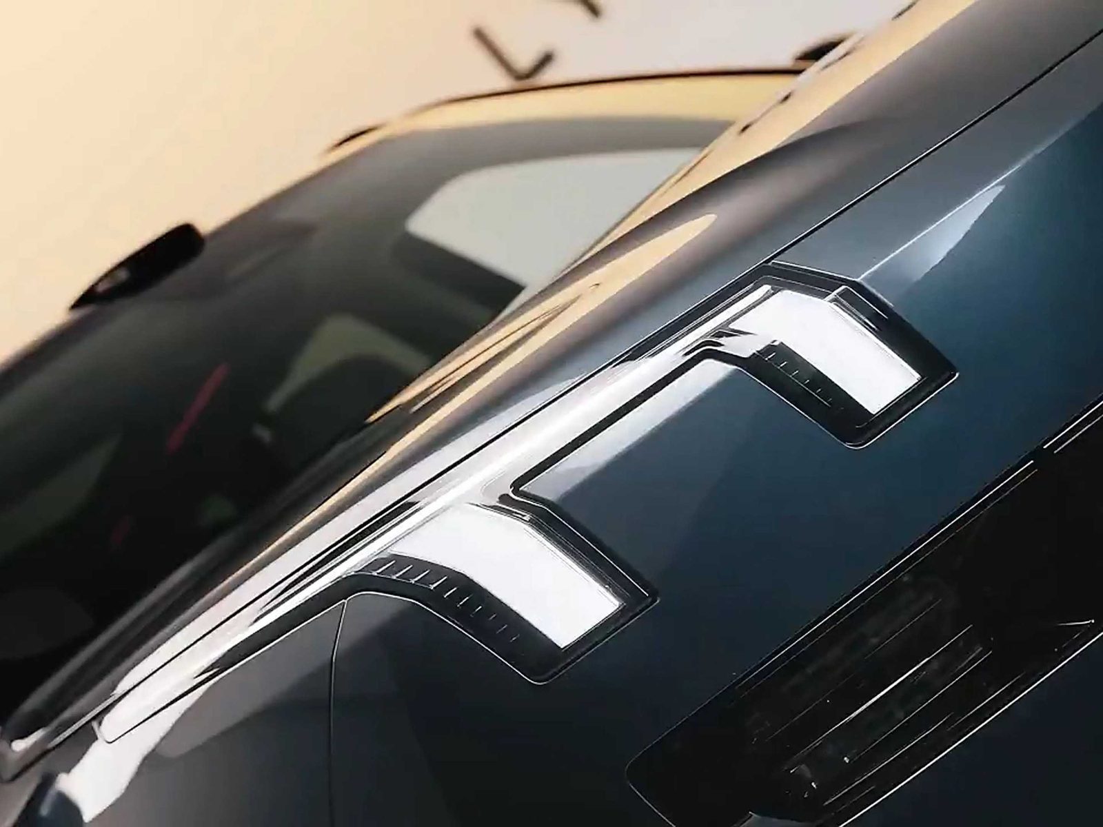 Lynk & Co 900 2025 — экстерьер, front light detail