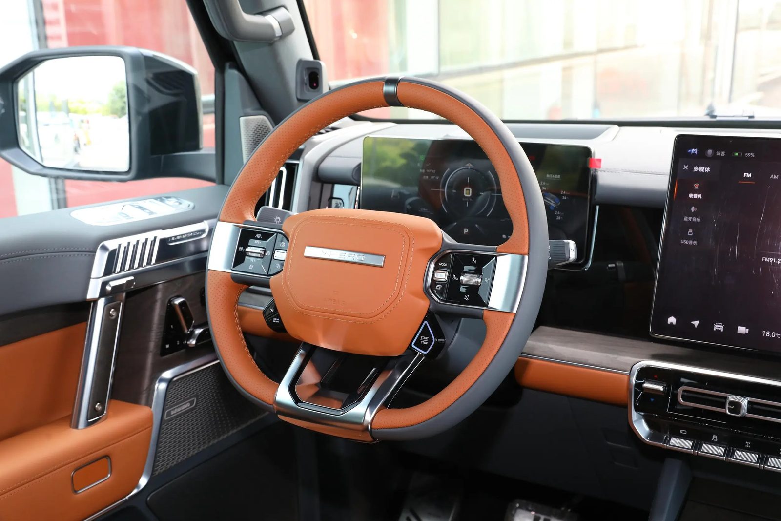 M-Hero 917 EV 2023 — интерьер, второй ряд сидений, рынок internal_mvp