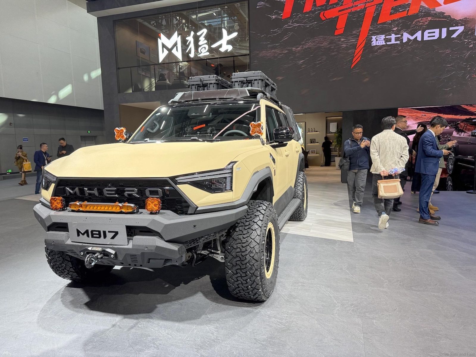 M-Hero M817 PHEV 2025 — экстерьер, вид спереди 3/4, рынок internal_mvp
