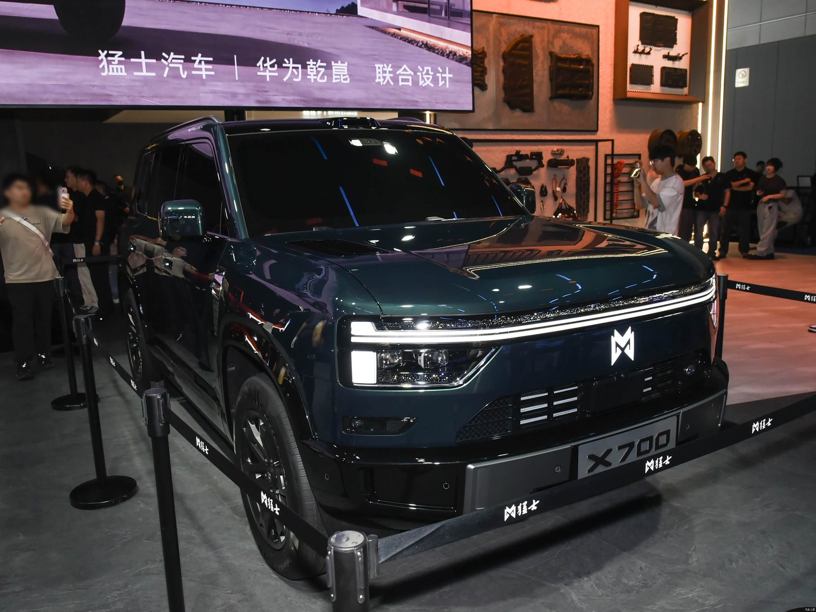 M-Hero X700 EREV / PHEV 2026 — экстерьер, front 3q alt, рынок china_reference