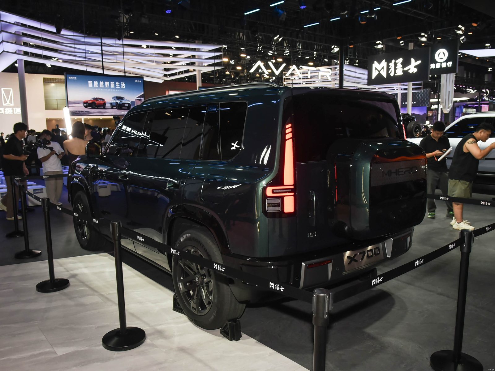 M-Hero X700 EREV / PHEV 2026 — экстерьер, вид сзади 3/4, рынок china_reference