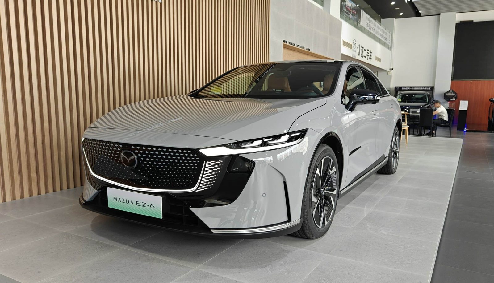 Mazda China EZ-6 / Mazda6e China EREV 2024 — экстерьер, вид спереди 3/4, рынок internal_mvp