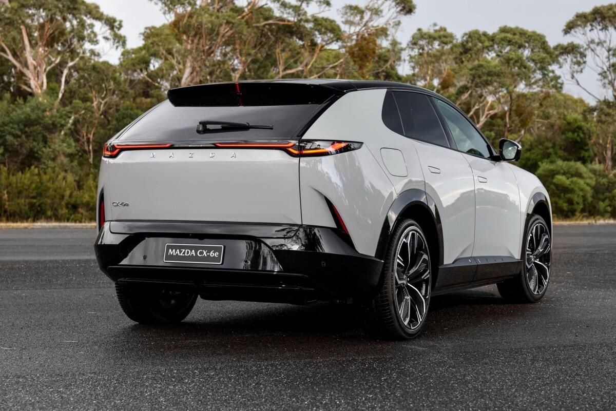 Mazda China EZ-60 / CX-6e China EREV 2025 — экстерьер, вид сзади 3/4, рынок internal_mvp