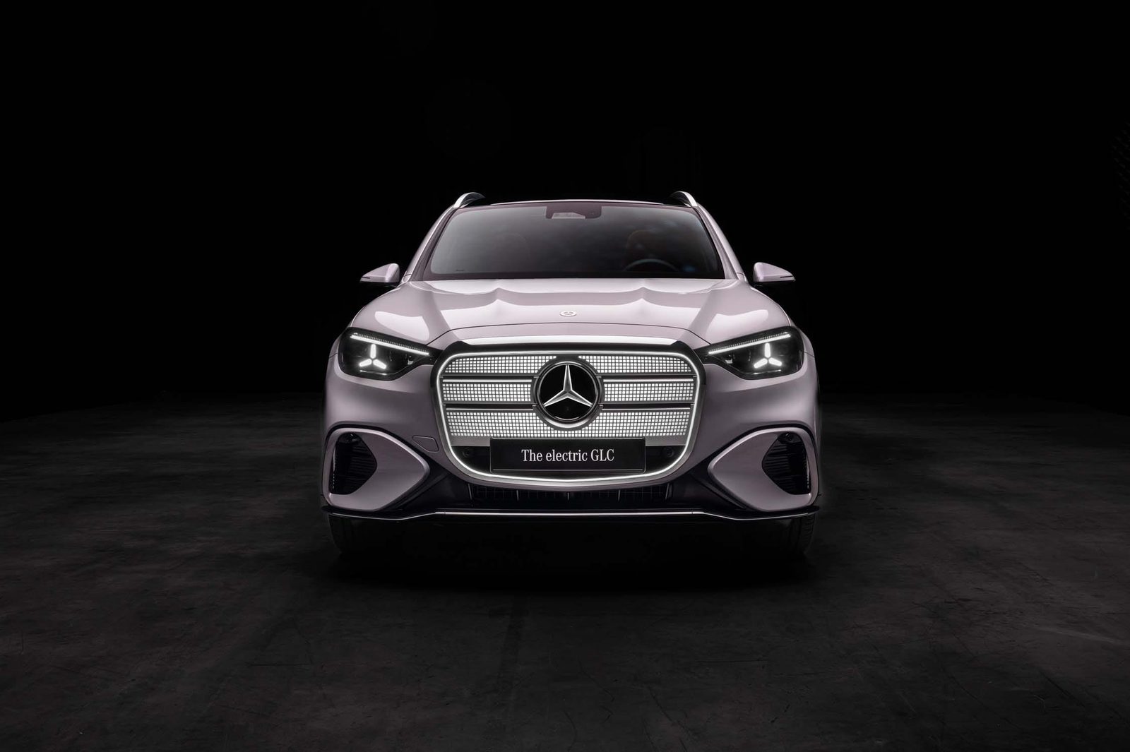 Mercedes-Benz GLC EV 2026 — экстерьер, вид спереди, рынок global/China pre-sale reference