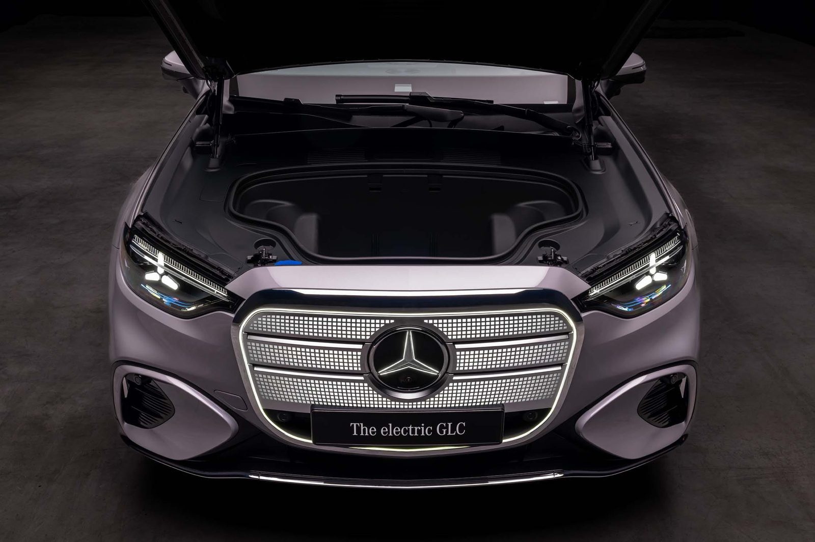 Mercedes-Benz GLC EV 2026 — экстерьер, front trunk, рынок global/China pre-sale reference