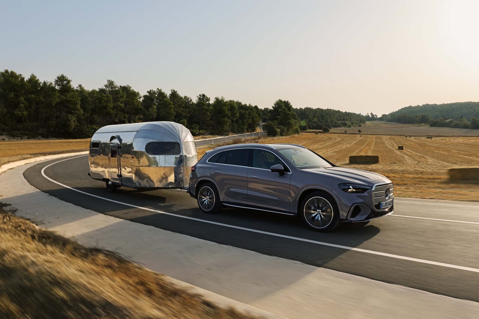 Mercedes-Benz GLC EV 2026 — экстерьер, towing, рынок global/China pre-sale reference