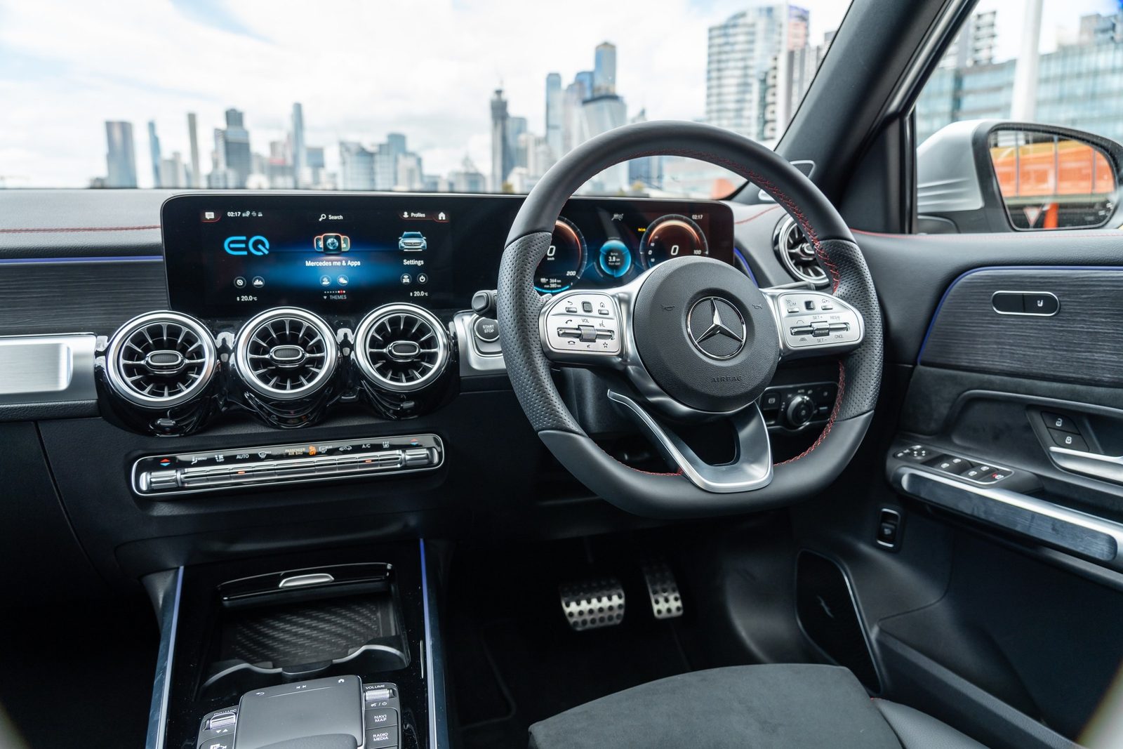 Mercedes-Benz EQB 2025 — интерьер, второй ряд сидений, рынок internal_mvp
