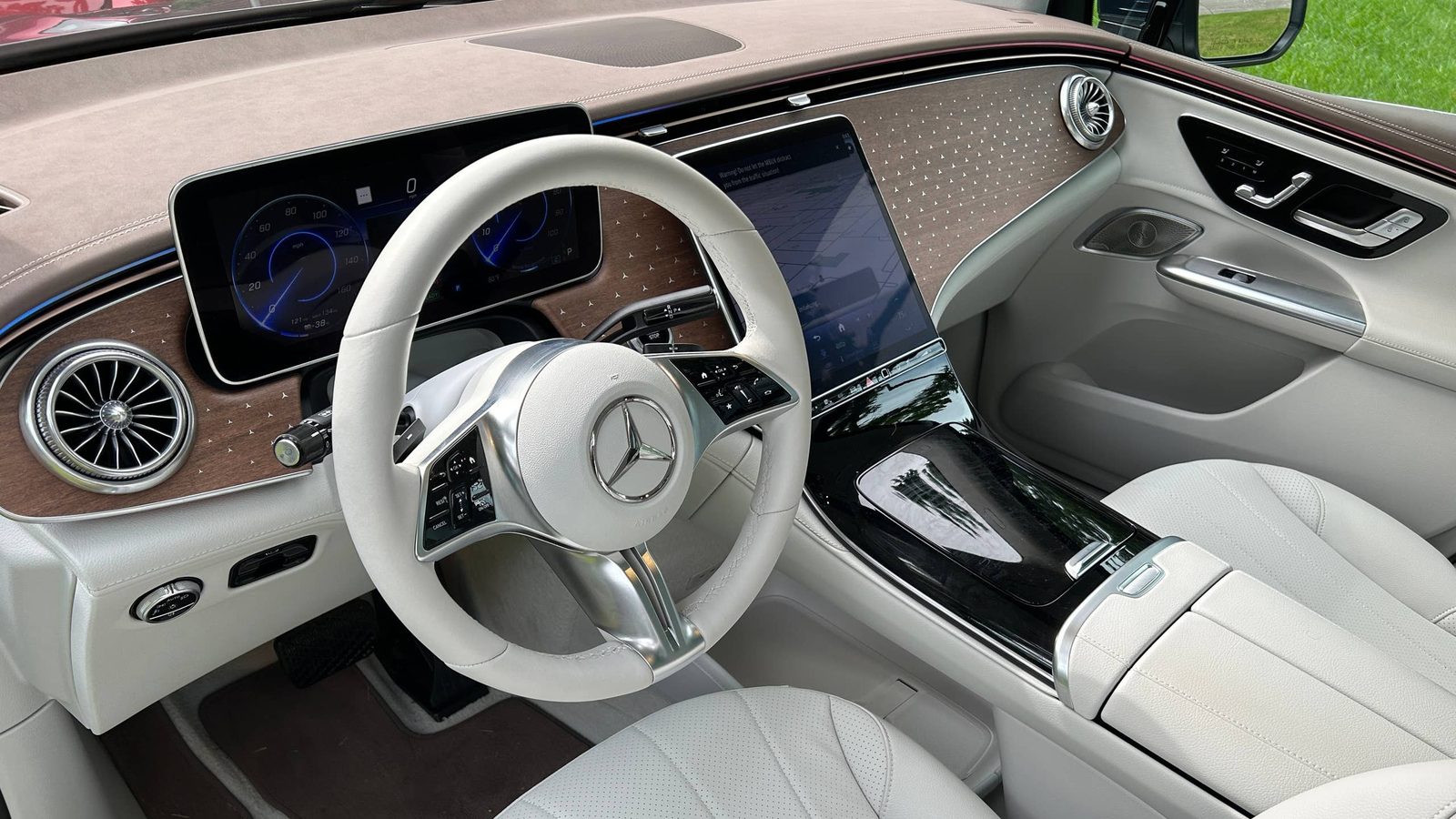 Mercedes-Benz EQE SUV AMG 2024 — интерьер, второй ряд сидений, рынок internal_mvp