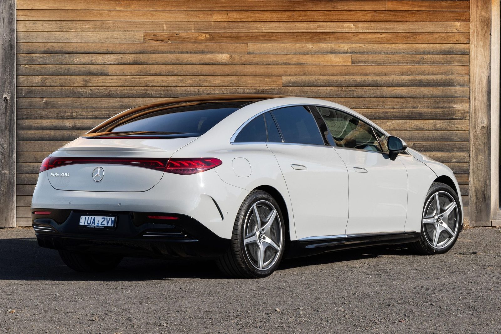Mercedes-Benz EQE 2026 — экстерьер, вид сбоку, рынок internal_mvp