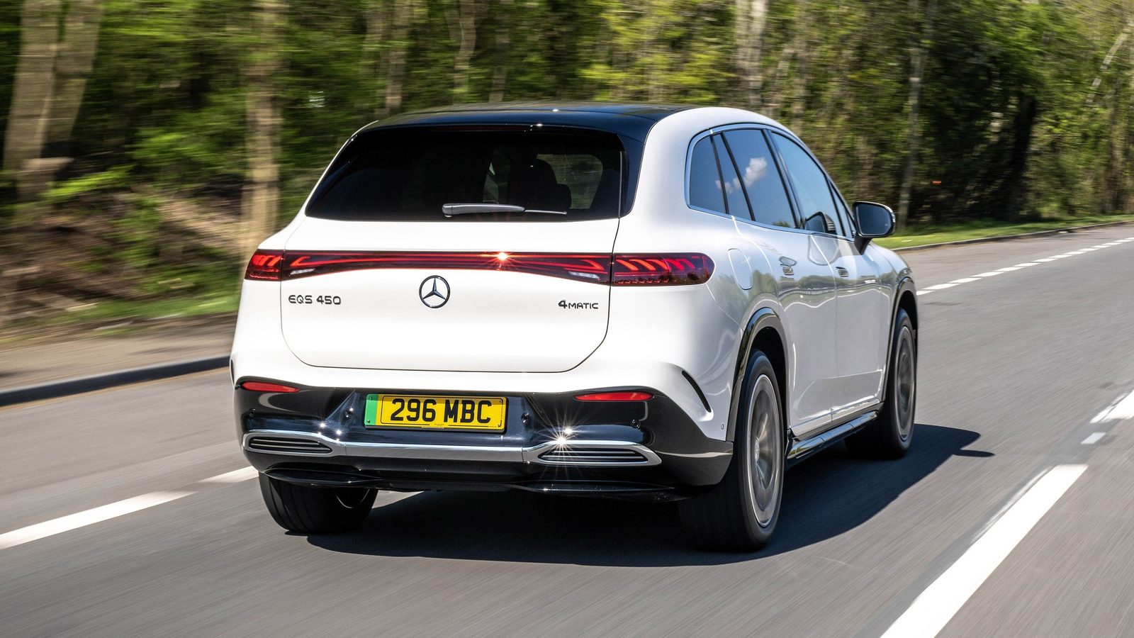 Mercedes-Benz EQS SUV 2025 — экстерьер, вид сзади 3/4, рынок internal_mvp