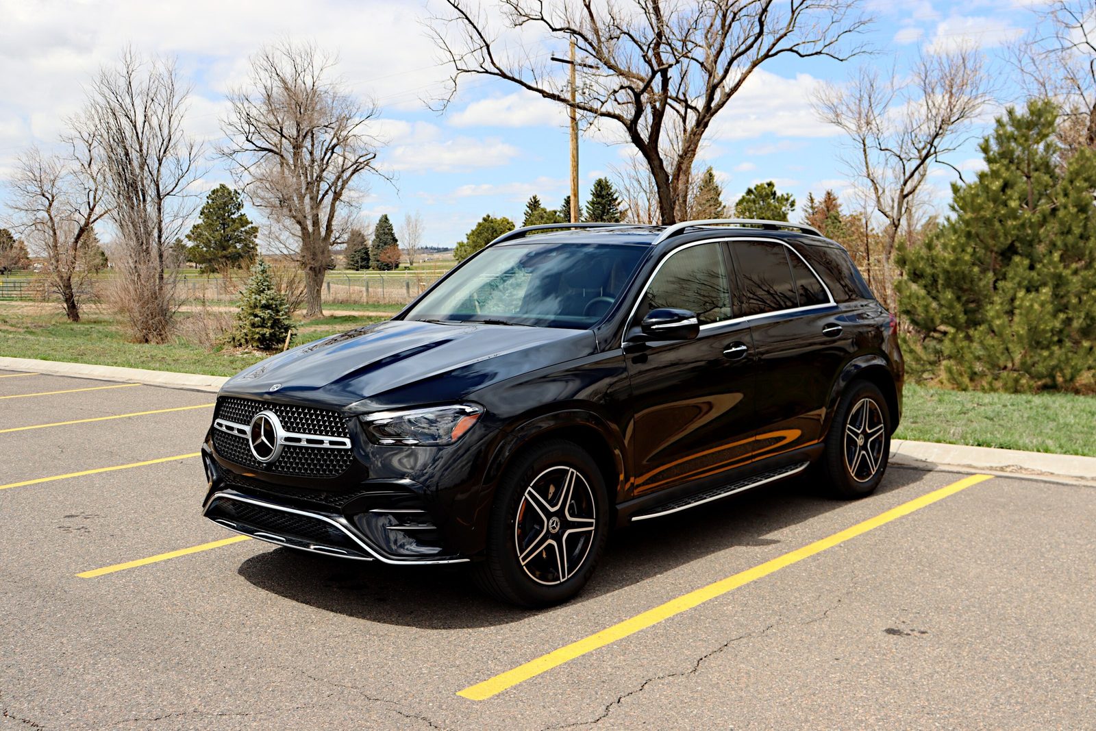 Mercedes-Benz GLE PHEV 2025 — экстерьер, вид сбоку