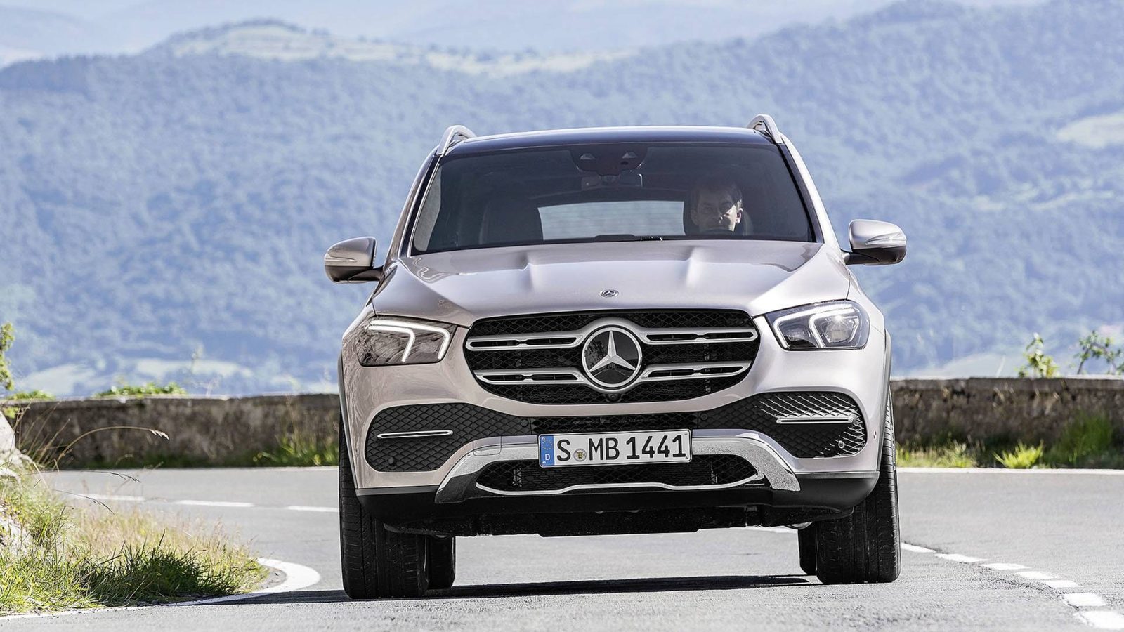 Mercedes-Benz GLE PHEV 2025 — экстерьер, вид сбоку