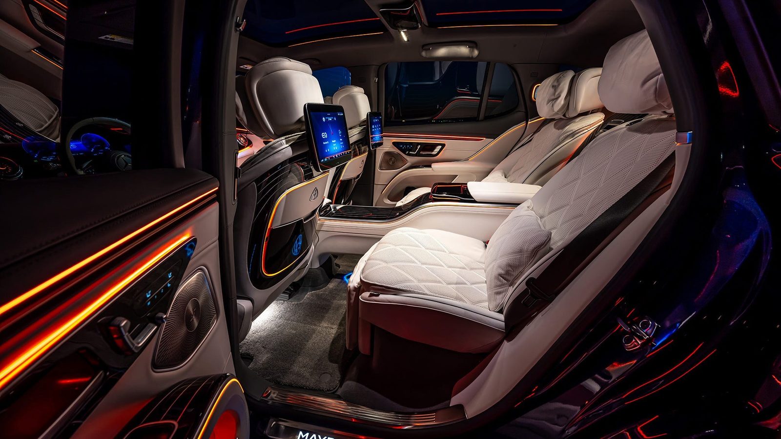 Mercedes-Benz Maybach EQS SUV 2025 — интерьер, второй ряд сидений, рынок internal_mvp