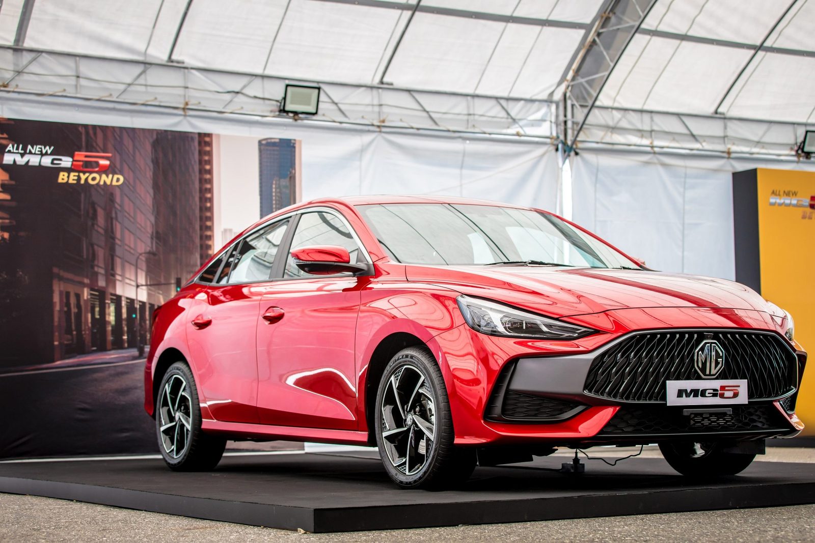 MG5 Electric 2022 — экстерьер, вид сбоку, рынок internal_mvp