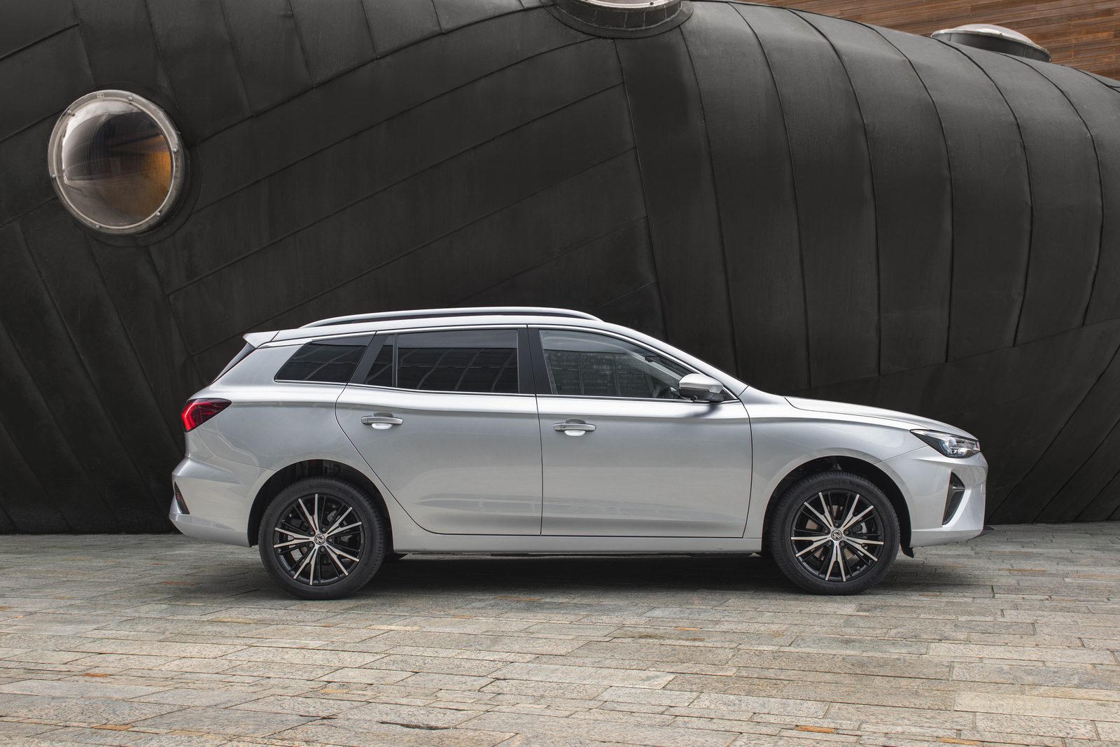 MG5 Electric 2022 — экстерьер, side profile static, рынок Europe / MG5 Electric wagon press reference