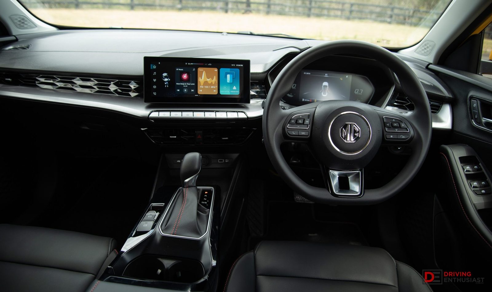 MG5 Electric 2022 — главное фото модели, интерьер, передняя панель, рынок internal_mvp