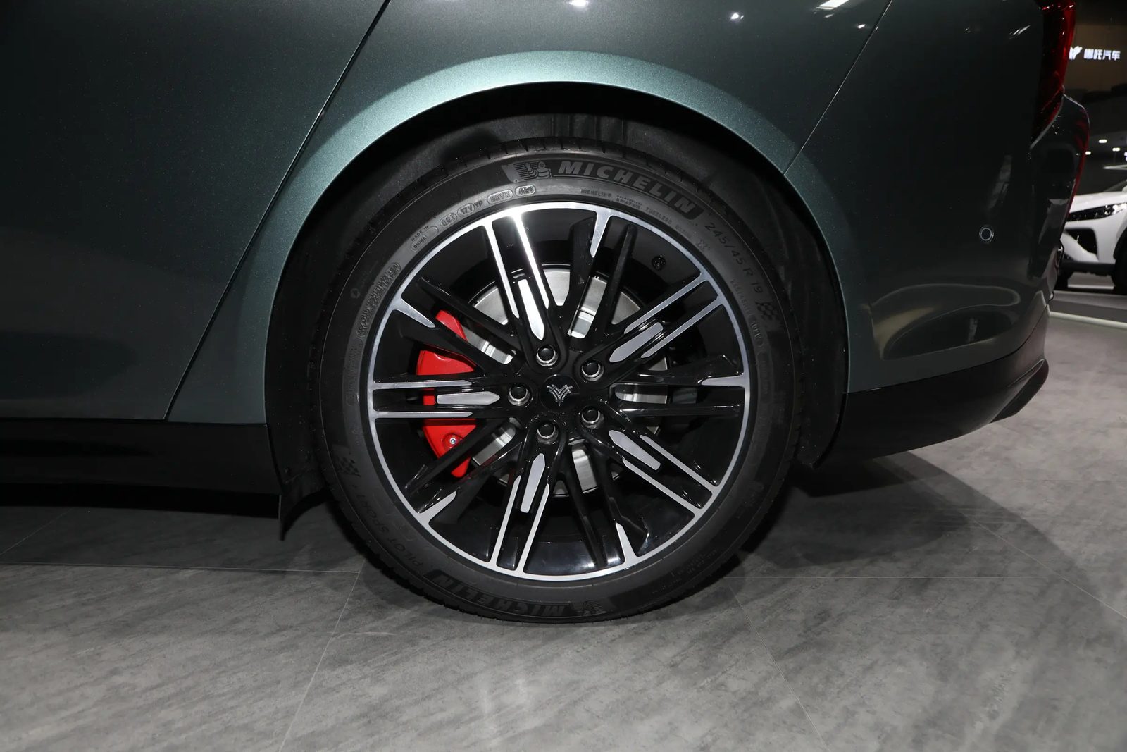 Neta S EREV 2024 — экстерьер, wheel detail, рынок Guangcai Neta S 2024 sedan detail reference