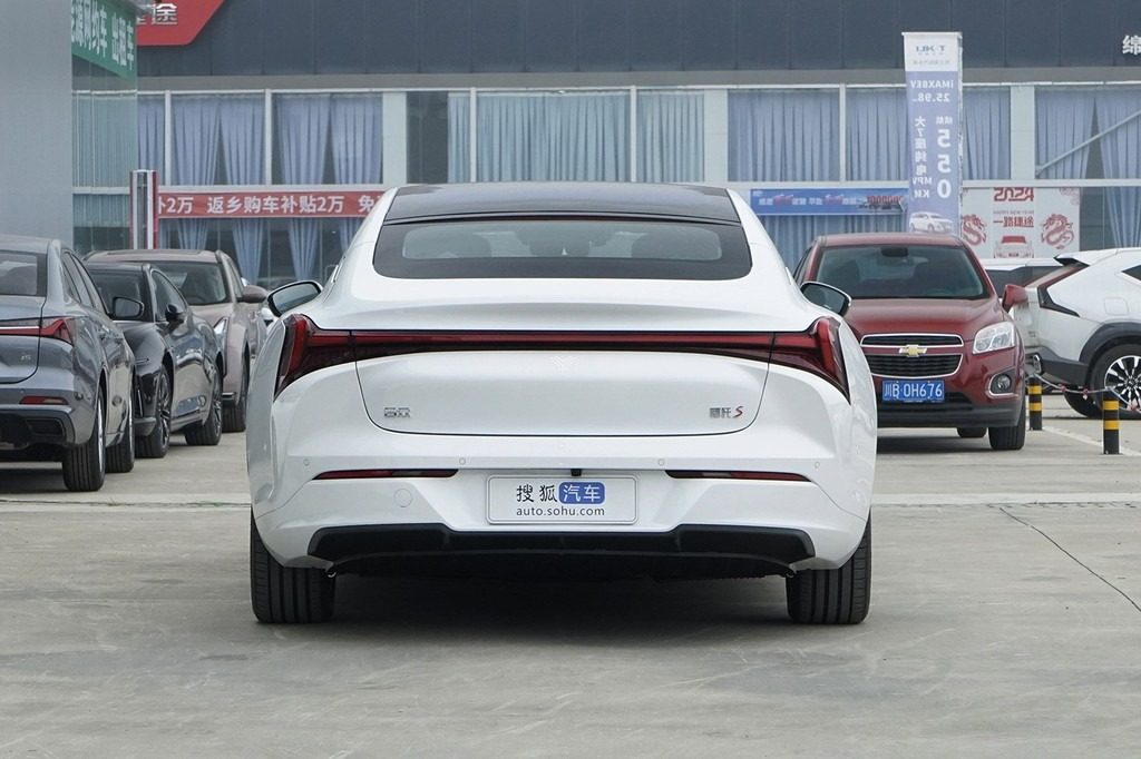 Neta S EV 2024 — экстерьер, rear view parking, рынок China Sohu model gallery reference