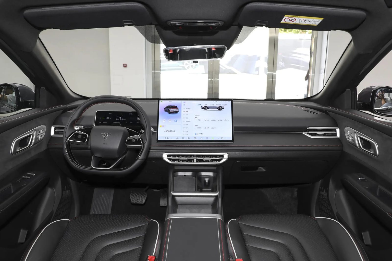 Neta S EV 2024 — интерьер, второй ряд сидений, рынок internal_mvp