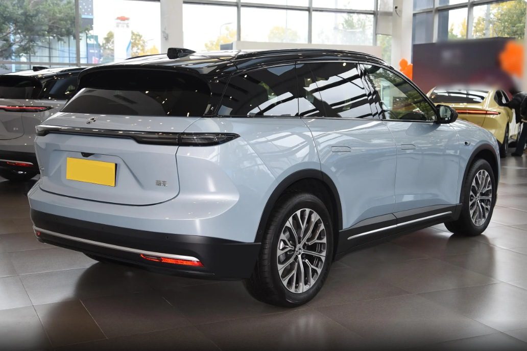 NIO ES6 2026 — экстерьер, вид сзади 3/4, рынок China