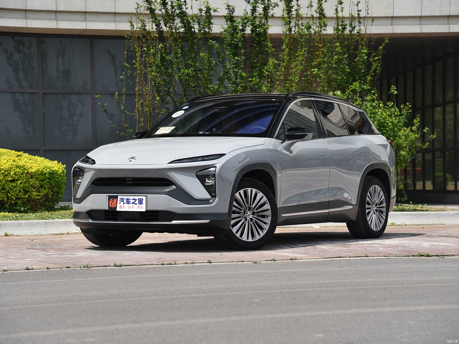 NIO ES6 First Generation 2019 — главное фото модели, экстерьер, вид спереди 3/4, рынок China exact-trim generation reference