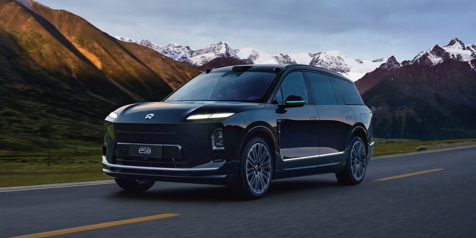 NIO ES8 2026 — экстерьер, front 3q driving, рынок global/china