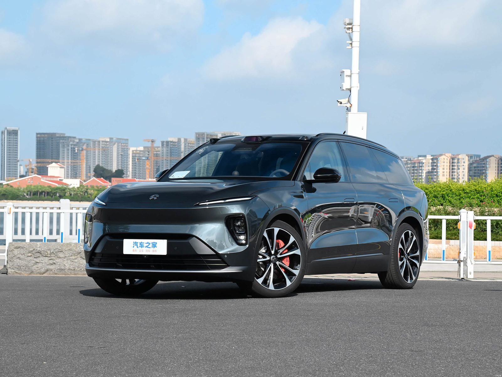 NIO ES8 / EL8 Second Generation 2023 — главное фото модели, экстерьер, вид спереди 3/4, рынок China exact-trim generation reference