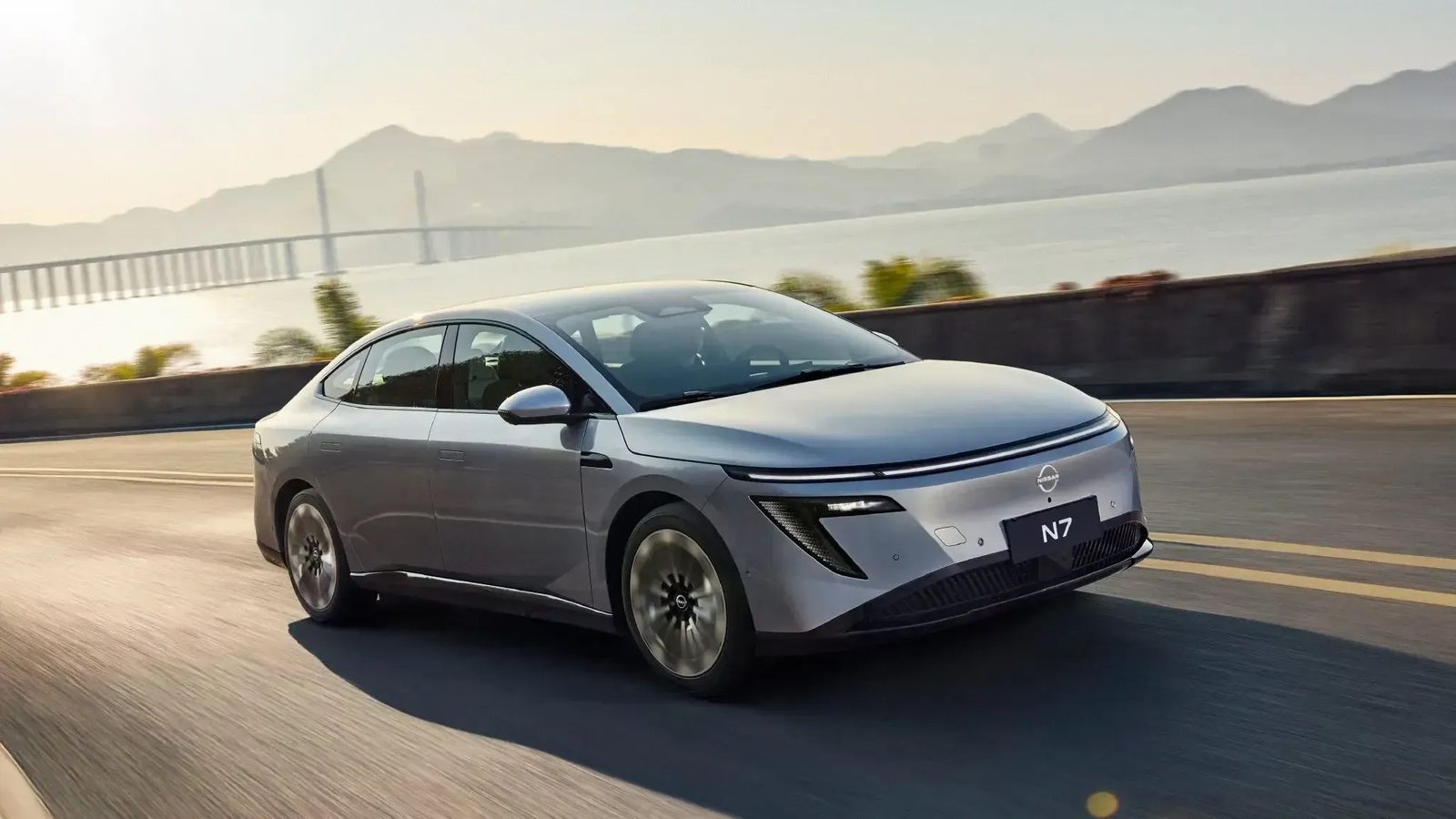 Nissan China Dongfeng Nissan N7 2025 — главное фото модели, экстерьер, вид сбоку, рынок internal_mvp