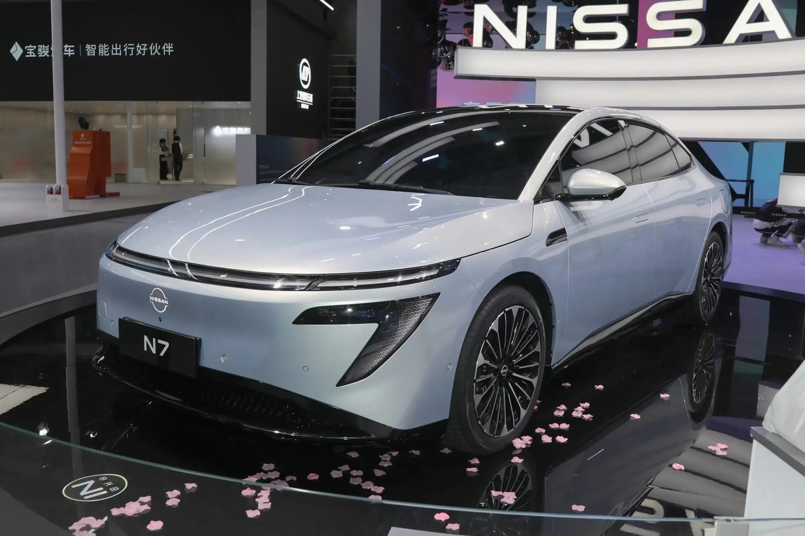 Nissan China Dongfeng Nissan N7 2025 — экстерьер, вид сбоку, рынок internal_mvp