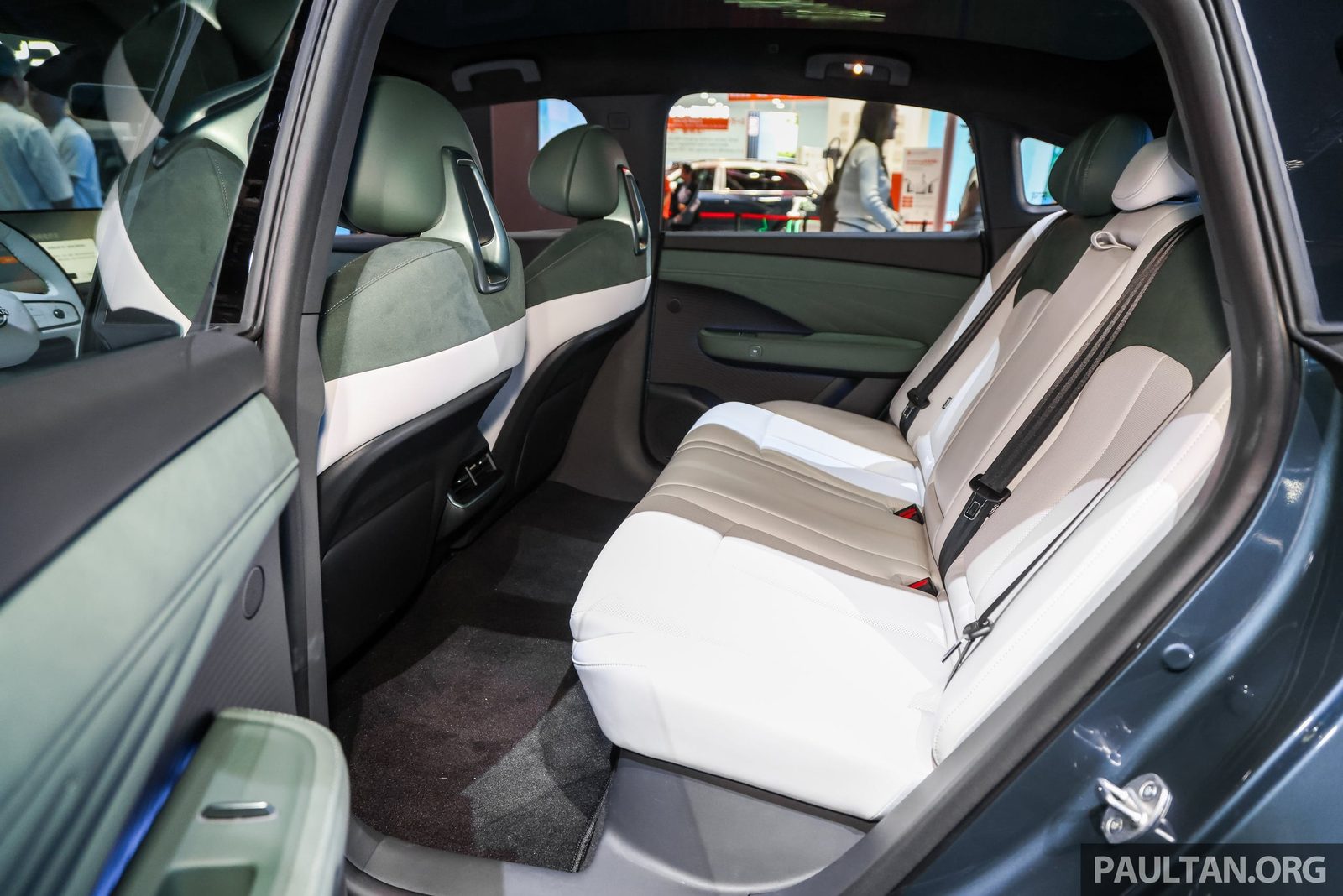 Nissan China Dongfeng Nissan N7 2025 — интерьер, второй ряд сидений, рынок internal_mvp