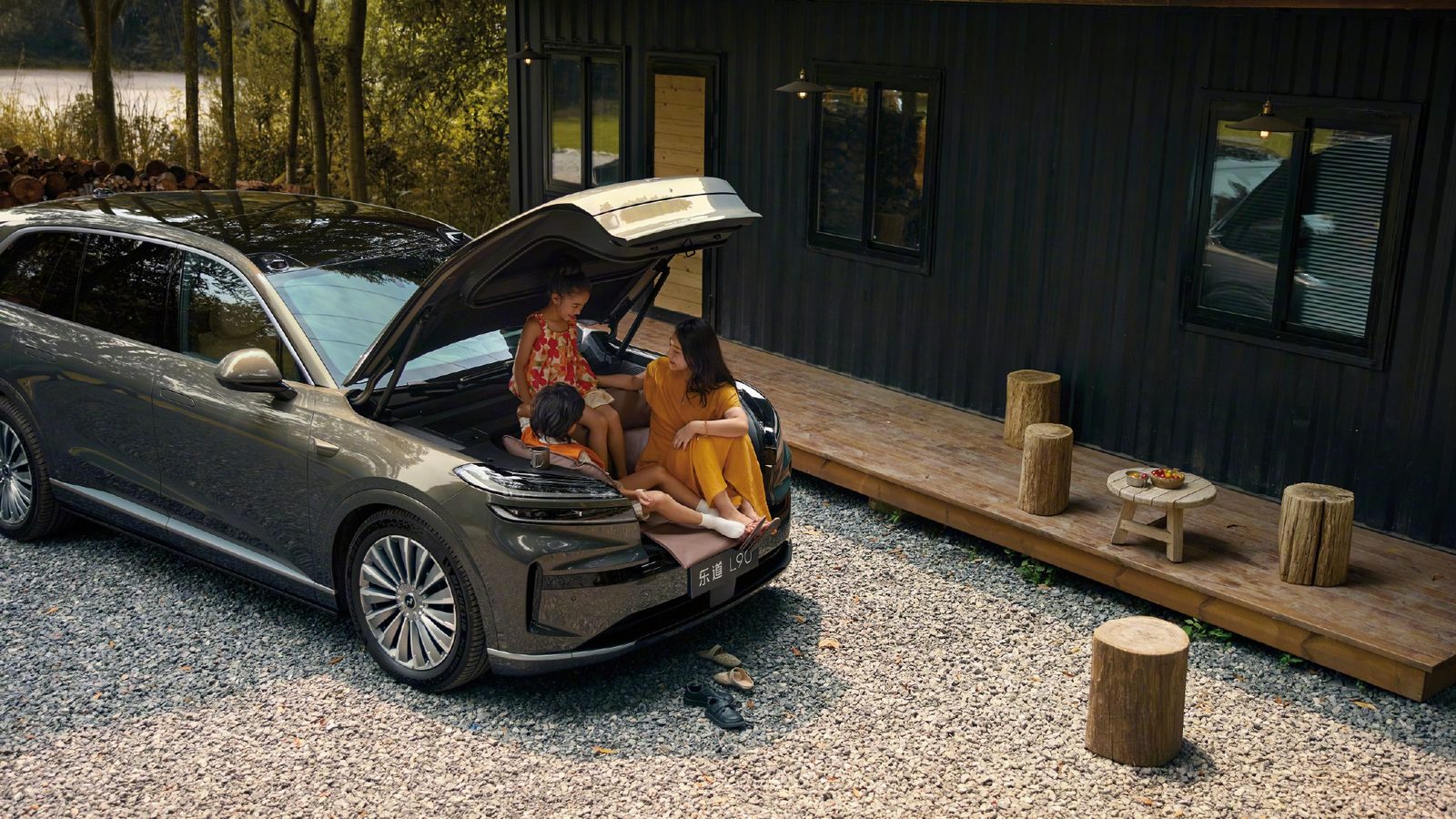 Onvo L90 2025 — экстерьер, tailgate family scene, рынок internal_mvp