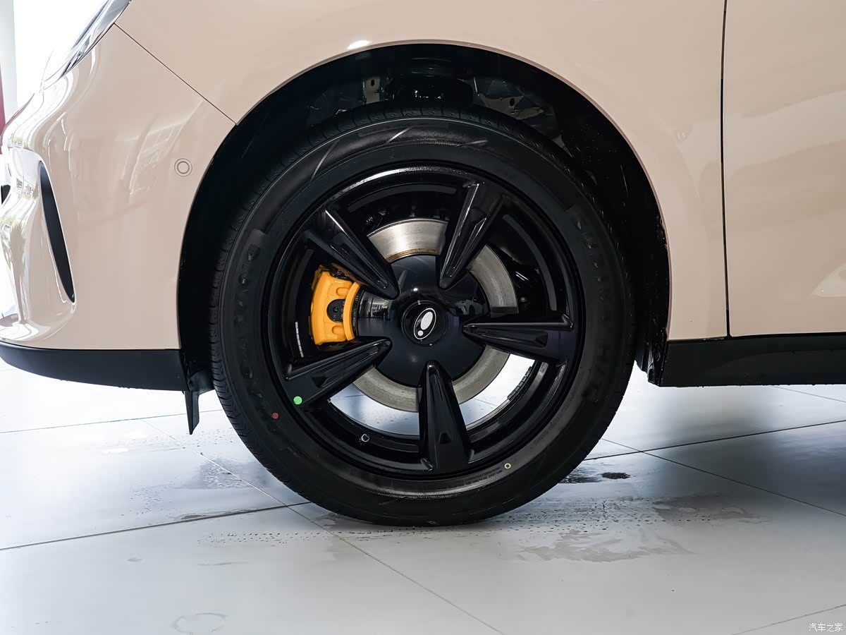 ORA Good Cat 2027 China 2026 — экстерьер, wheel detail, рынок CN / 2027 model year