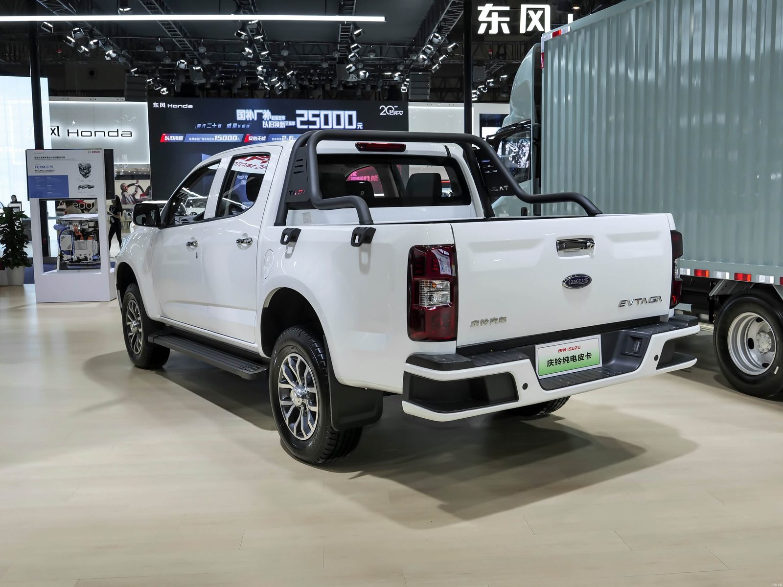 Qingling Isuzu Pickup TAGA EV / TAGA Daka Pure Electric 2025 — экстерьер, вид сзади 3/4, рынок China